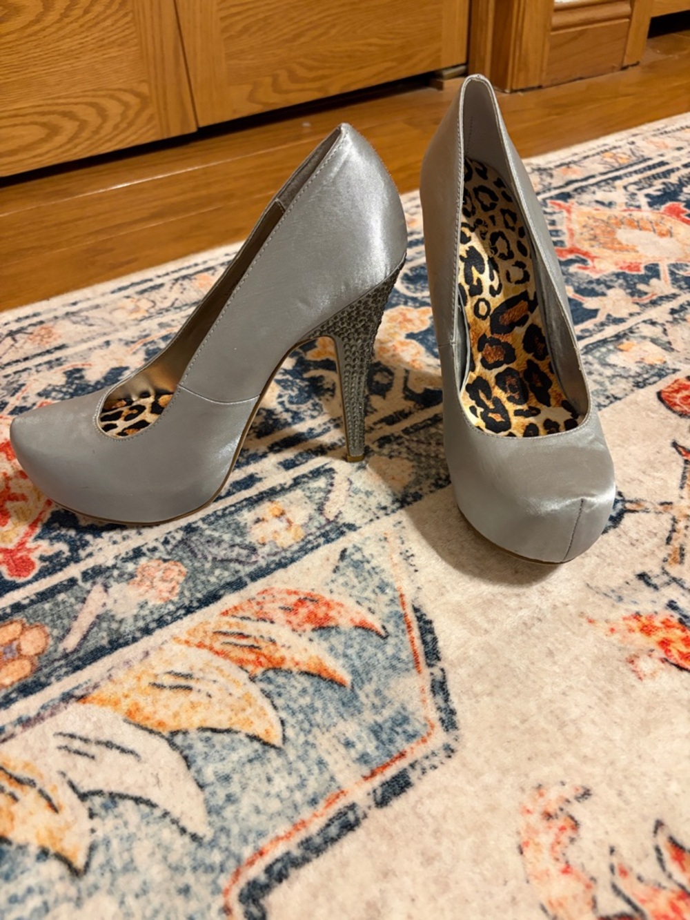 Shoe Dazzle Metallic Silver Platform Pumps with Leopard Insole